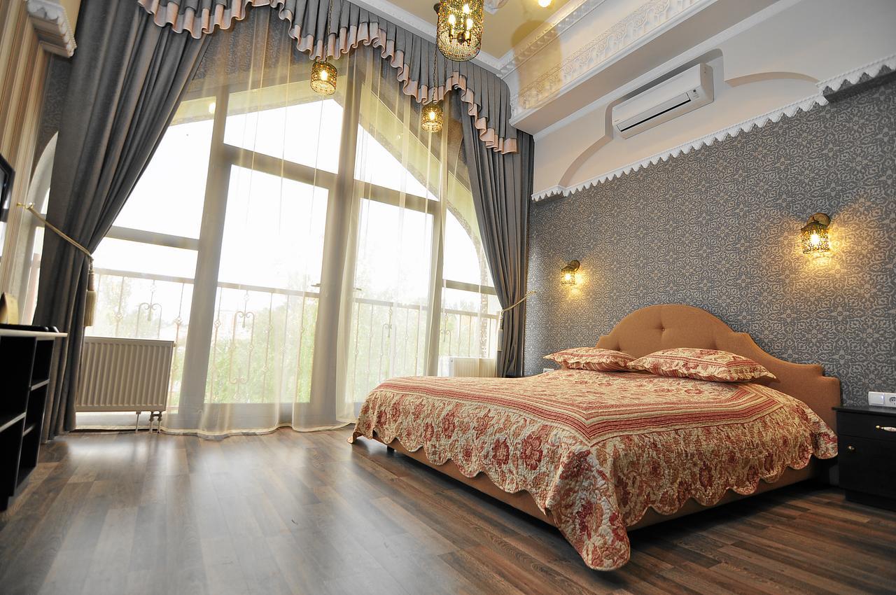 Мини-Отель "Навруз" Kharkov Ngoại thất bức ảnh